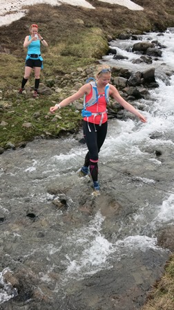 Sara Dögg á vaðinu. (Ljósm. Sævar Sk.).